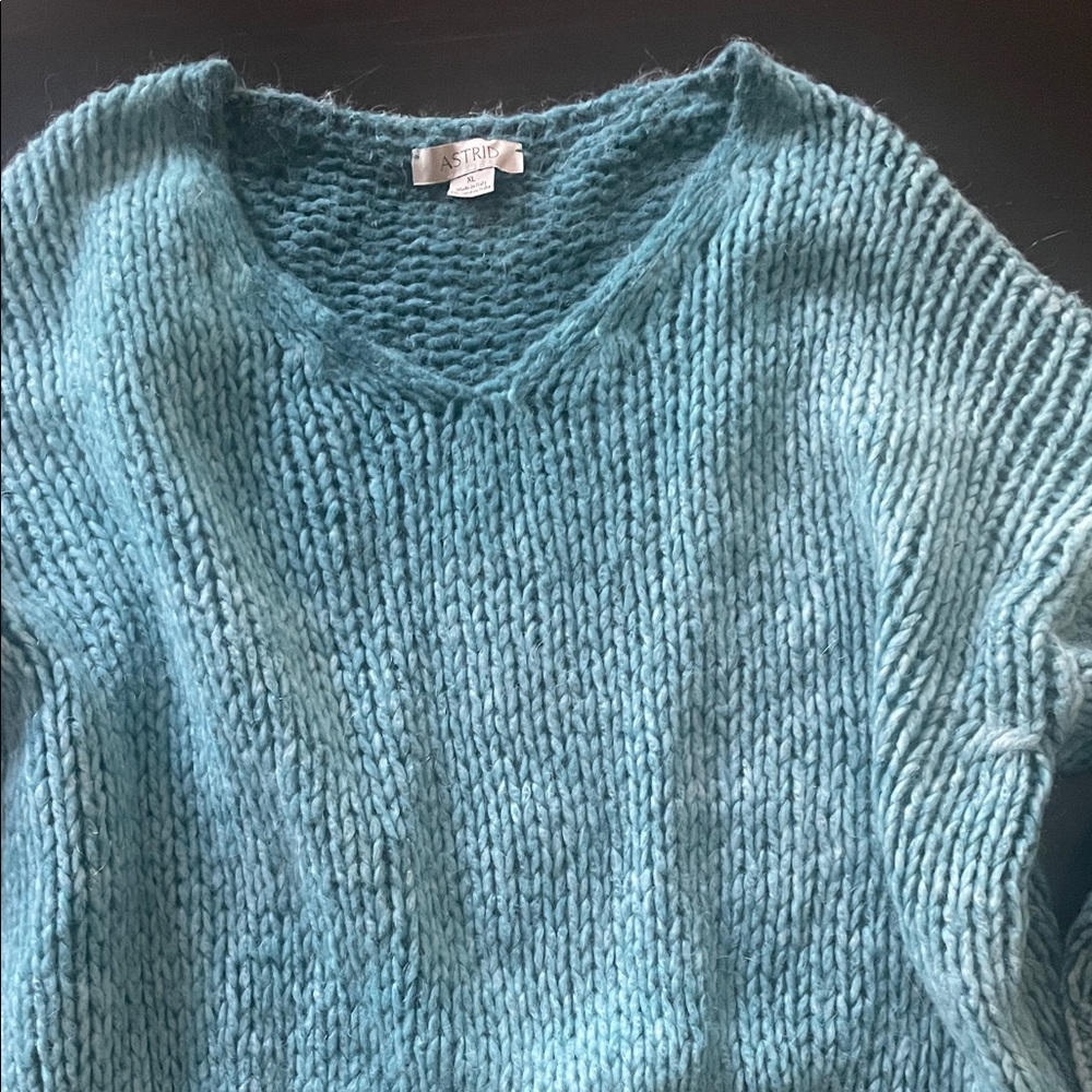ASTRID Italian Women's Blue V-Neck Mohair Sweater